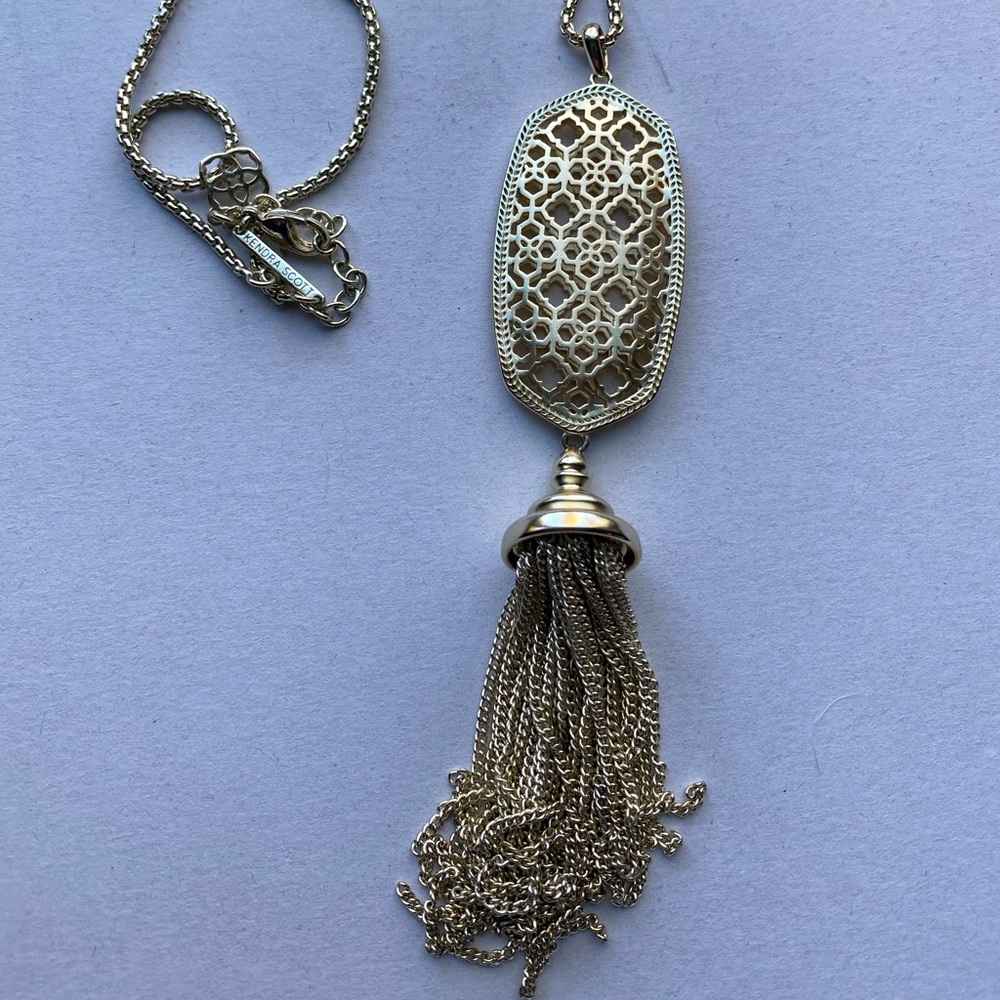 EUC Kendra Scott Gold/Fils Filigree Benning